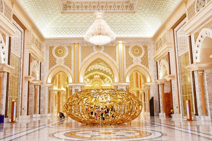 From Dubai to Abu Dhabi Premium Full Day Sightseeing Tour