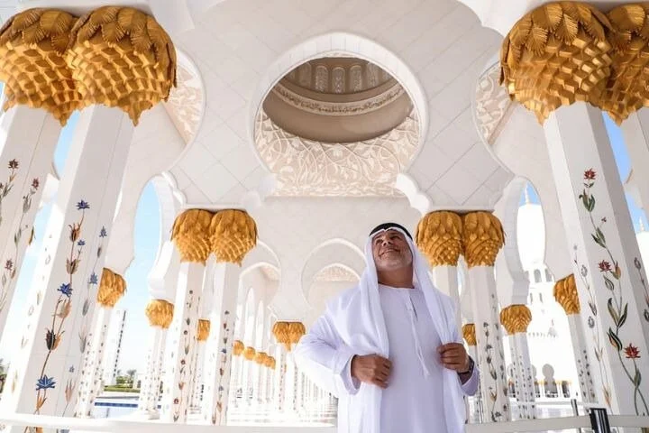 Full Day Abu Dhabi City Sightseeing Tour from Dubai with Guide