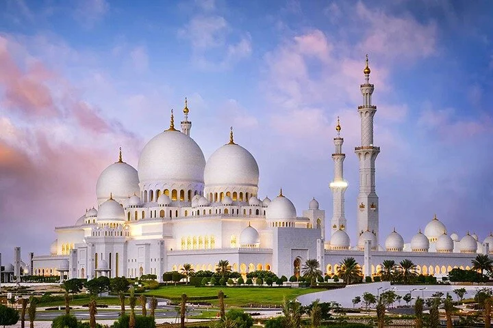 Full Day Abu Dhabi City Sightseeing Tour from Dubai with Guide