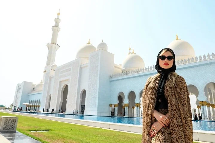 Full Day Abu Dhabi City Sightseeing Tour from Dubai with Guide