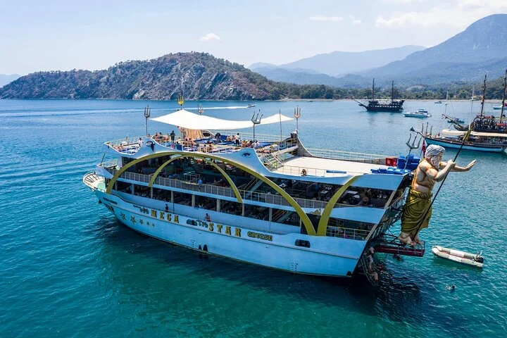 Full-day Boat Tour from Antalya with Lunch and Foam Party