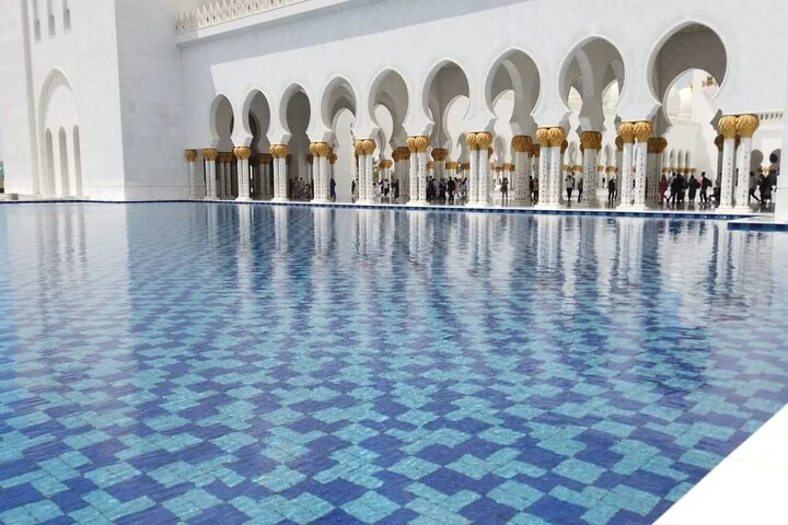 Guided City Tour of Abu Dhabi with Sheikh Zayed Mosque