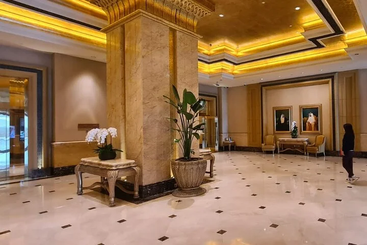 Guided City Tour of Abu Dhabi with Sheikh Zayed Mosque