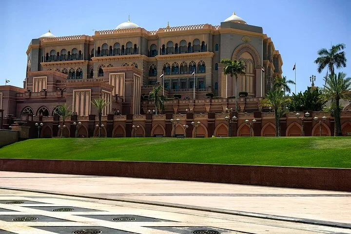 Guided City Tour of Abu Dhabi with Sheikh Zayed Mosque