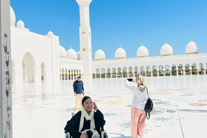 Half-Day Private Tour from Dubai to Sheikh Zayed Grand Mosque