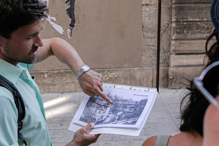 Hidden Paris and Wine Class : A Walking Tour