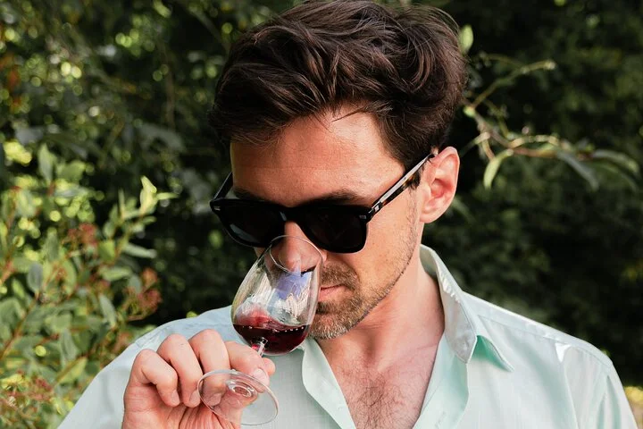 Hidden Paris and Wine Class : A Walking Tour