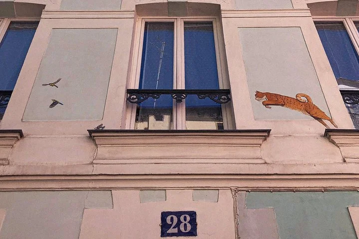 Historical Paris Walking Tour to Vibrant Food Market