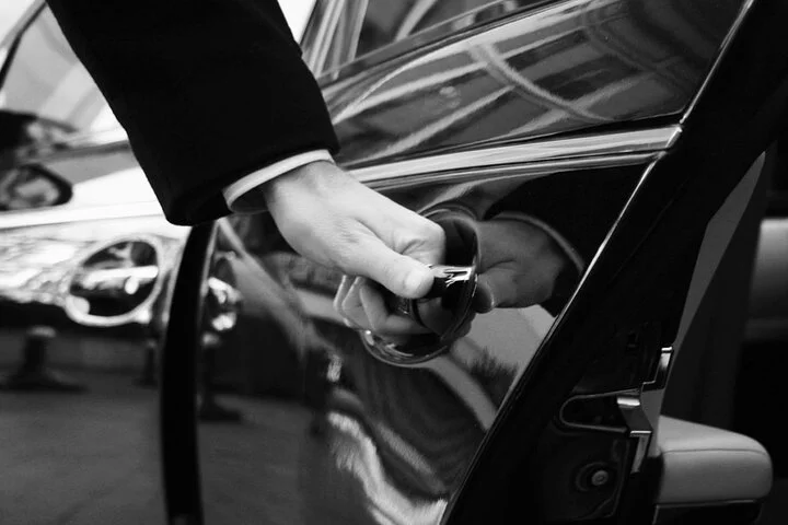 Intercity Transfer Dubai by 7 Seater Minivan