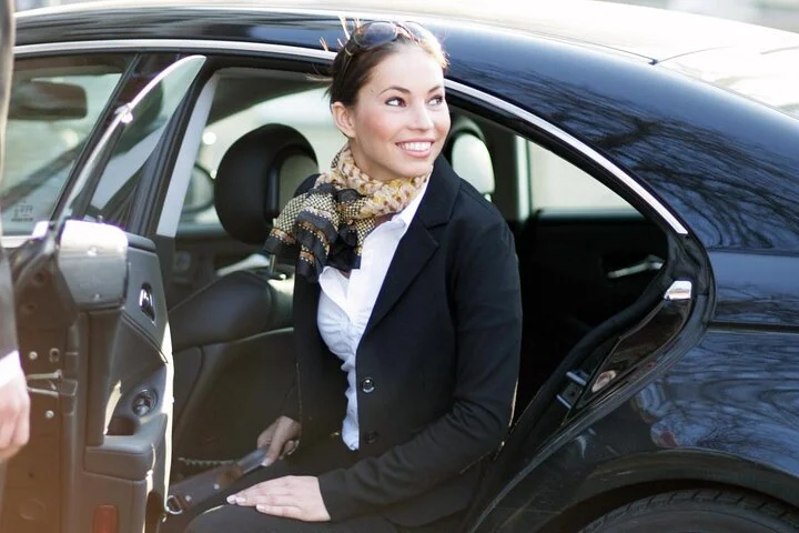 Intercity Transfer Dubai by 7 Seater Minivan