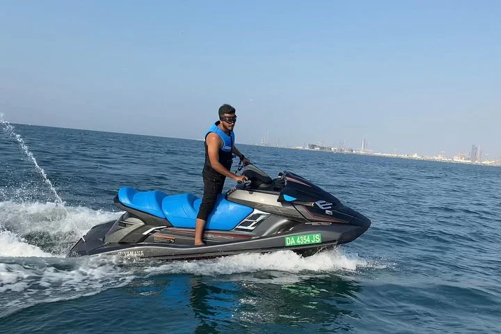 Jet Ski Ride Dubai: Burj Khalifa & Burj Al Arab with Fresh Juice