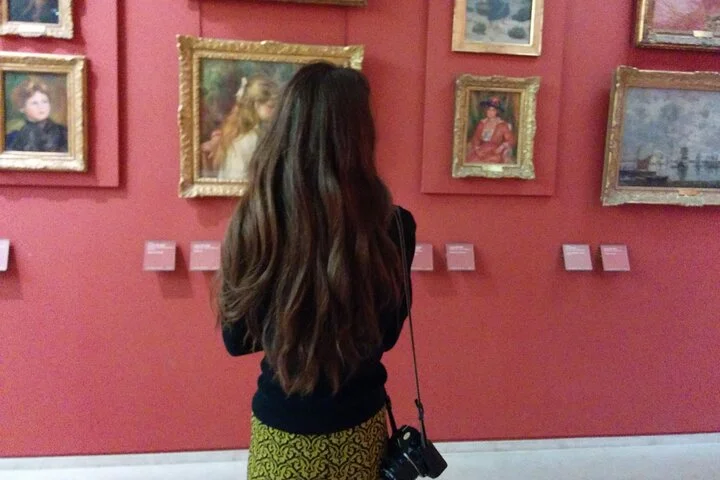 Louvre Museum Skip the Line Guided Tour with Artist