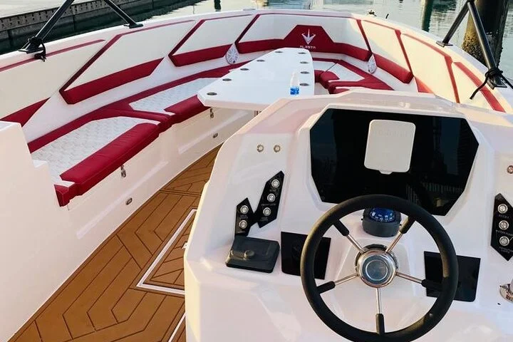 Luxury Sport Speed Boat Rental in Dubai