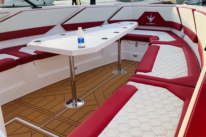 Luxury Sport Speed Boat Rental in Dubai