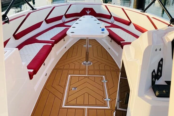 Luxury Sport Speed Boat Rental in Dubai