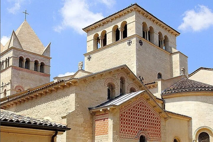 Lyon: Private dining experience through 3 restaurants