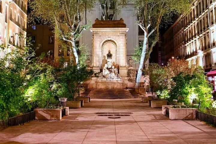 Lyon: Private dining experience through 3 restaurants