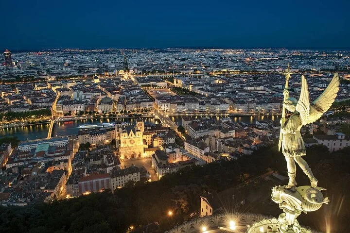 Lyon: Private dining experience through 3 restaurants