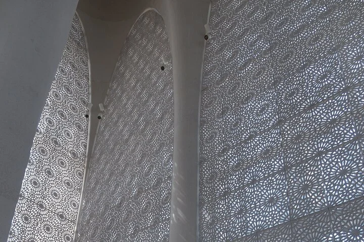 Majestic Saadiyat: Private Abu Dhabi Tour featuring Grand Mosque