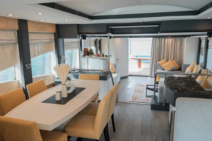 Majesty 77ft Diamond Dust — Dubai's best yacht rental