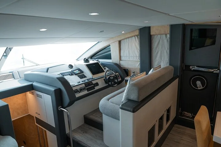 Majesty 77ft Diamond Dust — Dubai's best yacht rental