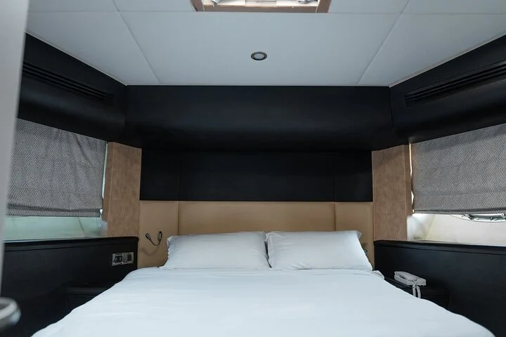 Majesty 77ft Diamond Dust — Dubai's best yacht rental