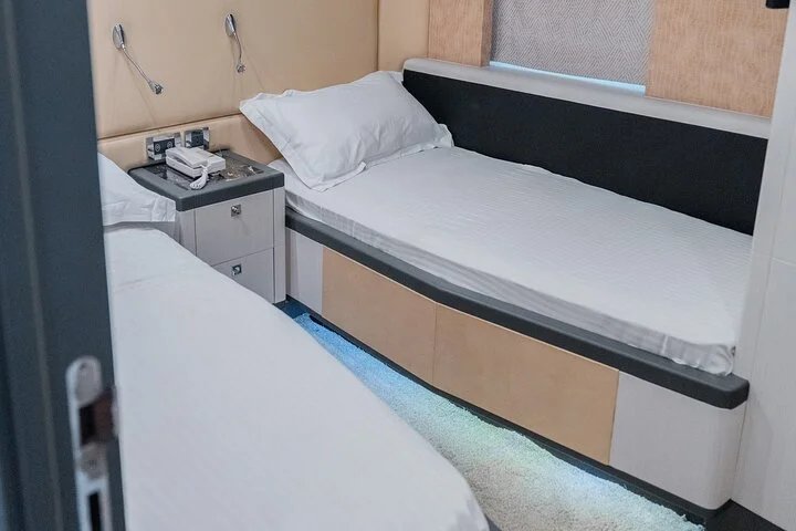 Majesty 77ft Diamond Dust — Dubai's best yacht rental