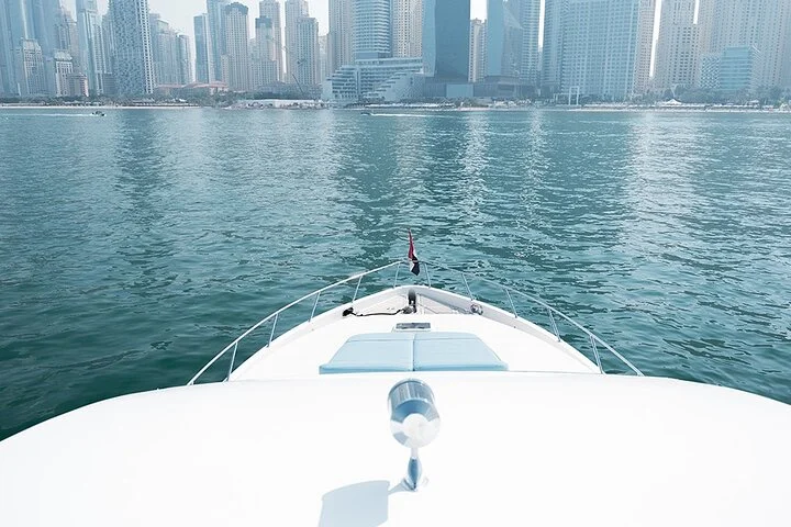 Majesty 77ft Diamond Dust — Dubai's best yacht rental