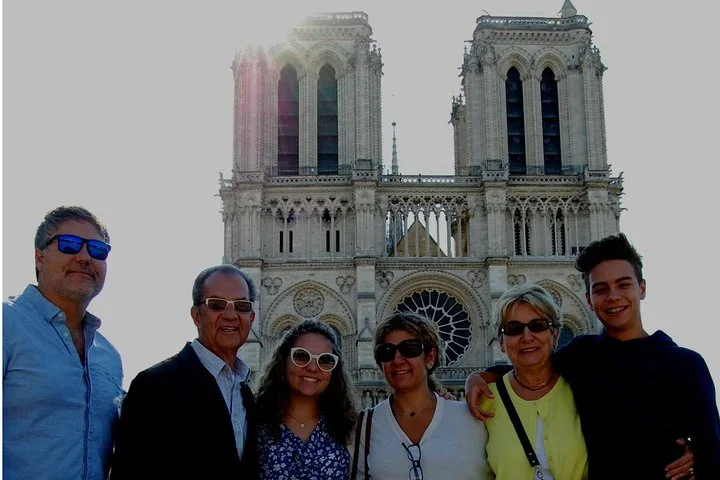 Notre Dame, Ste Chapel, Louvre, Montmartre, Eiffel Tower Private