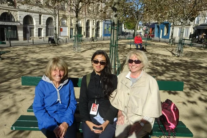 Notre Dame, Ste Chapel, Louvre, Montmartre, Eiffel Tower Private