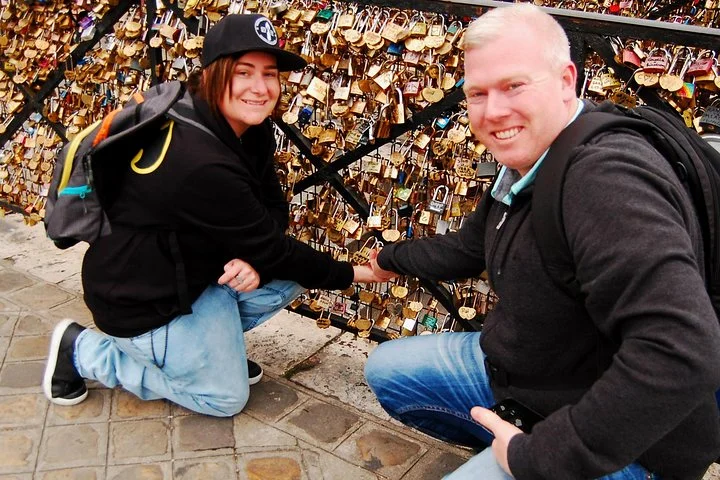 Notre Dame, Ste Chapel, Louvre, Montmartre, Eiffel Tower Private