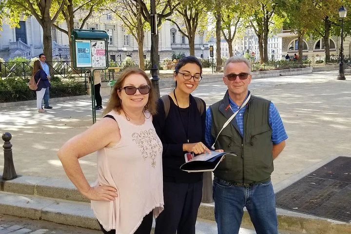 Notre Dame, Ste Chapel, Louvre, Montmartre, Eiffel Tower Private