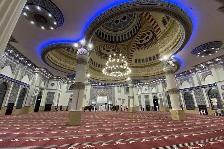Old Dubai and New Dubai Guided Full or Half-Day City Tour