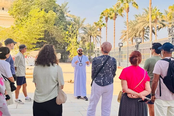 Old Dubai Cultural Experience: Al Fahidi, Souks & Jumeirah Mosque