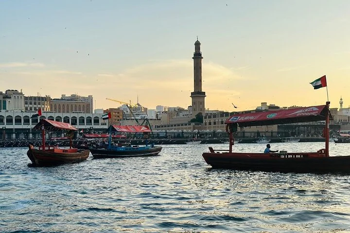 Old Dubai Walking Tour: Visit of Historical Village & Souks