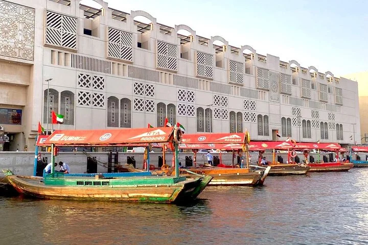 Old Dubai Walking Tour with Abra Ride