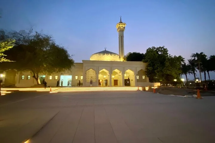 Old Dubai Walking Tour with Abra Ride