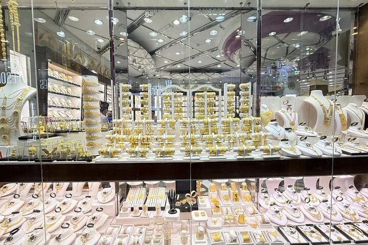 Old Dubai Walking Tour with Abra Ride