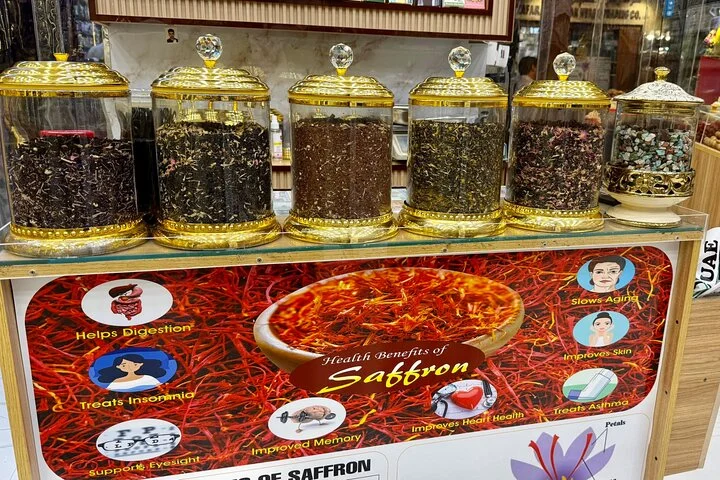 Old Dubai Walking Tour with Abra Ride