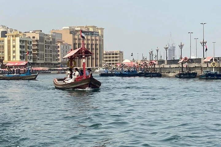 Old Dubai Walking Tour with Abra Ride