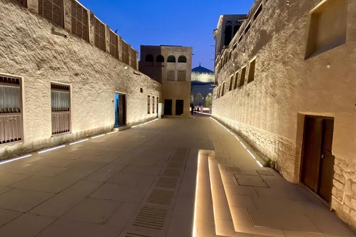 Old Dubai Walking Tour with Abra Ride