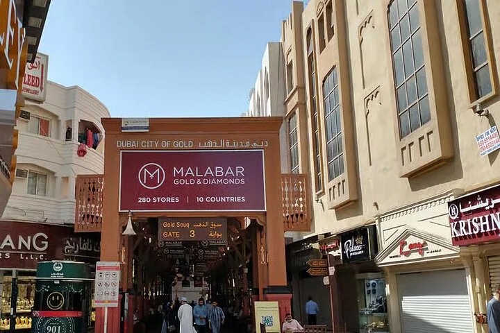 Old Dubai Walking Tour with Local Guide