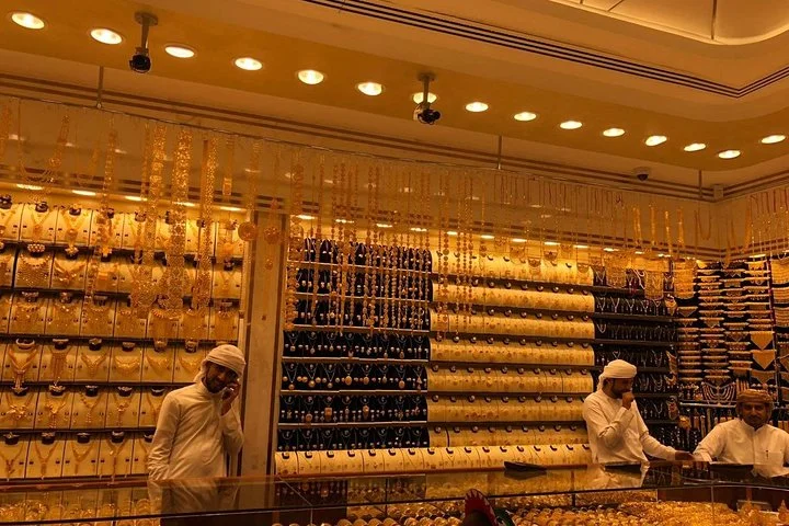 Old Dubai Walking Tour with Private Guide and Local Street Snacks