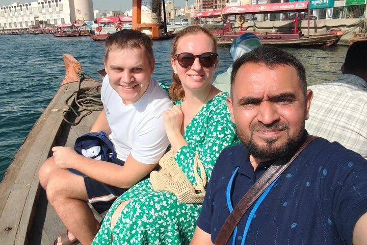 Old Dubai Walking Tour with Private Guide and Local Street Snacks