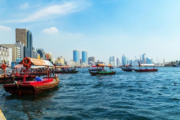 Old Dubai Walking Tour with Private Guide and Local Street Snacks