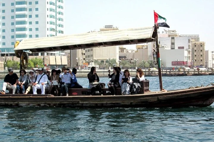 Old Dubai Walking Tour with Private Guide and Local Street Snacks