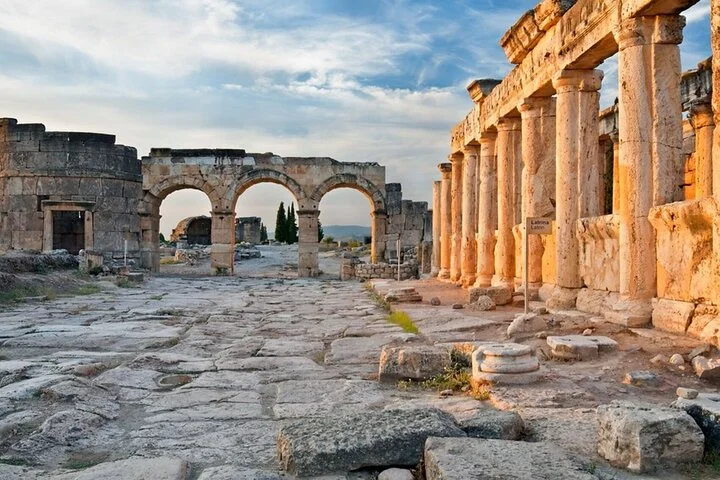 Pamukkale Hierapolis Travertines Tour w/ lunch from Antalya