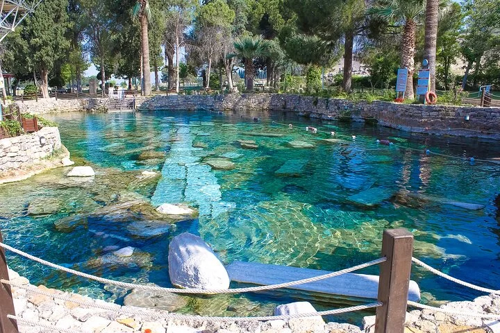 Pamukkale Small Group Guided Tour from Antalya with Lunch