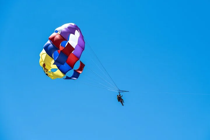 Parasailing in Dubai