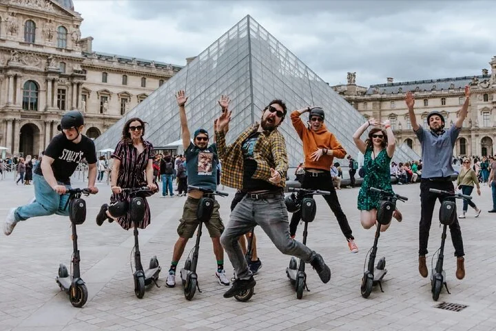 Paris E-Scooter Tour with fun & informative guide (small groups)